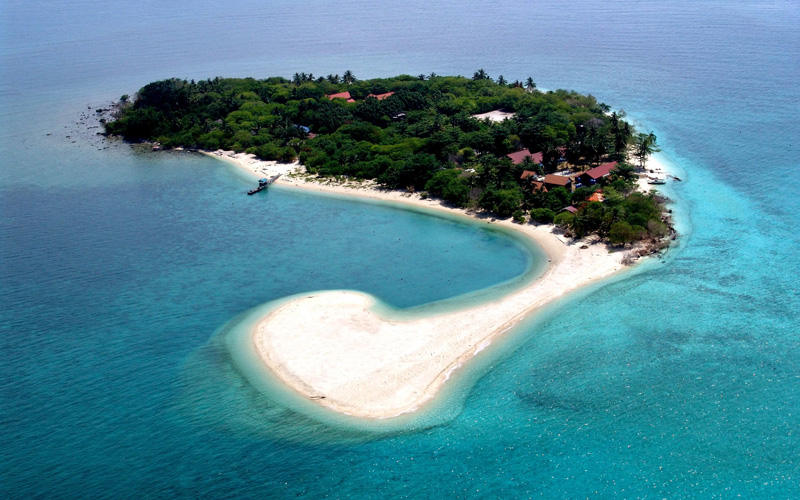 Selingan Island seen from an arriving speedboat